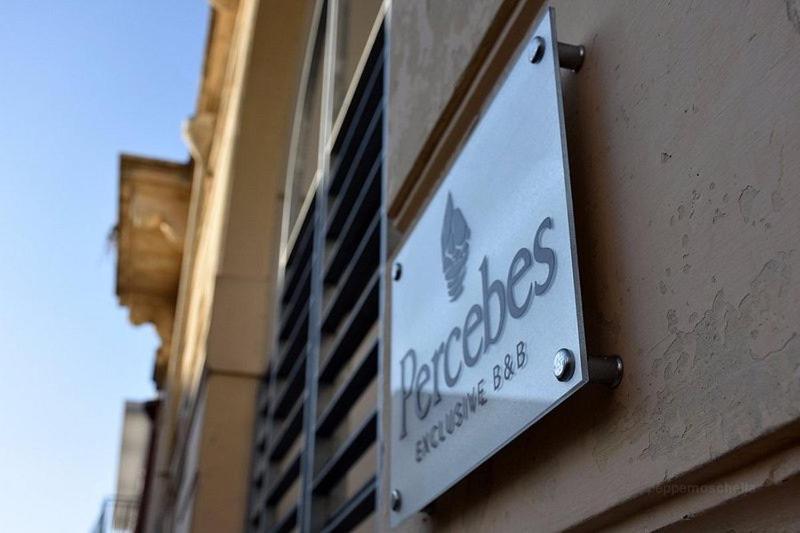 Percebes Exclusive B&B คูโตรฟิอาโน ภายนอก รูปภาพ